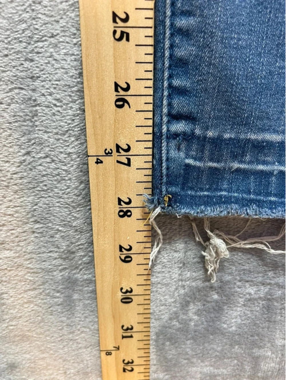 Candie's Womens Jeans Size 17 33W Blue Distressed Raw Hem Skinny - Picture 10 of 11